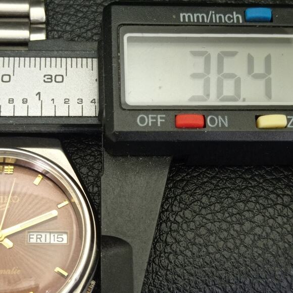 Vintage 1978 Seiko Automatic Mens Silver Watch W/daydate & Brown accents - Picture 7 of 10